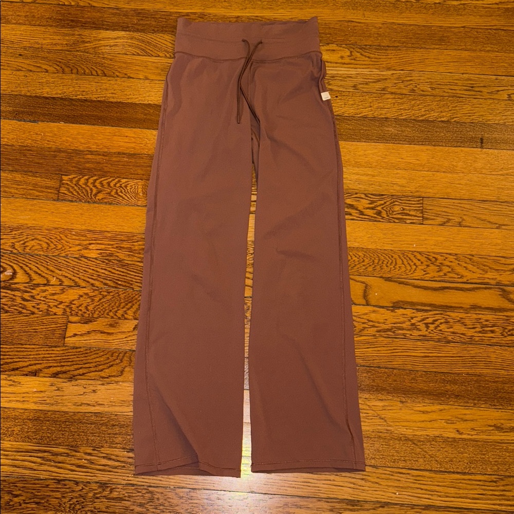 Vuori Daily Wide Leg Pants - Picture 3 of 4